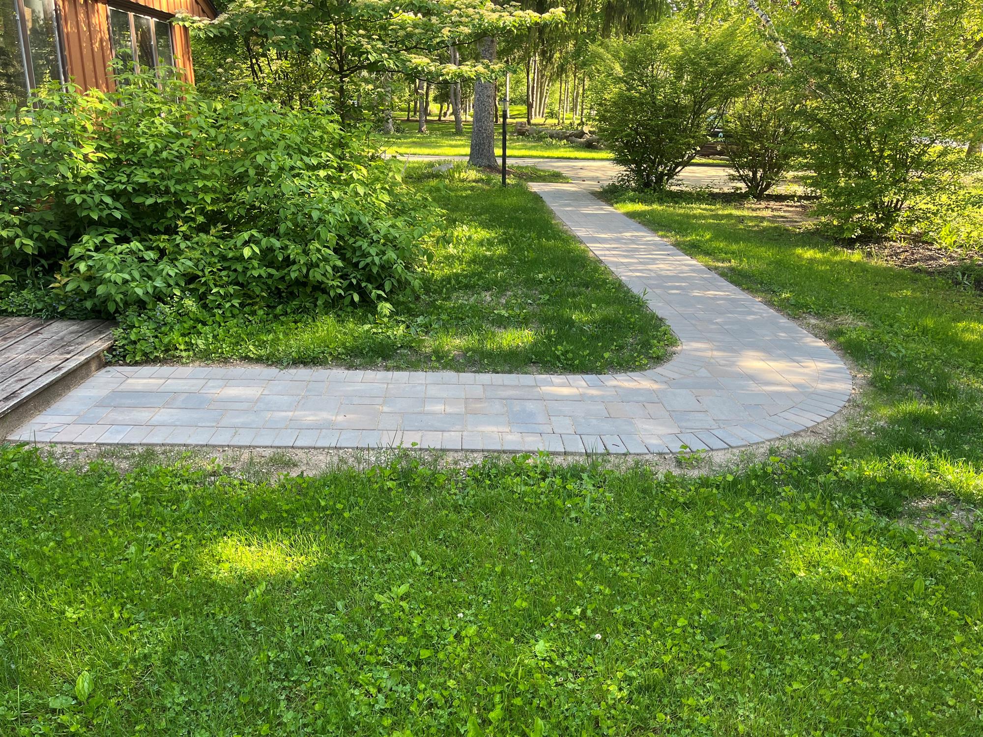 Tranquil Garden Path with Stone Pavers